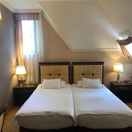 Villa Hotel デブレツェン エクステリア 写真