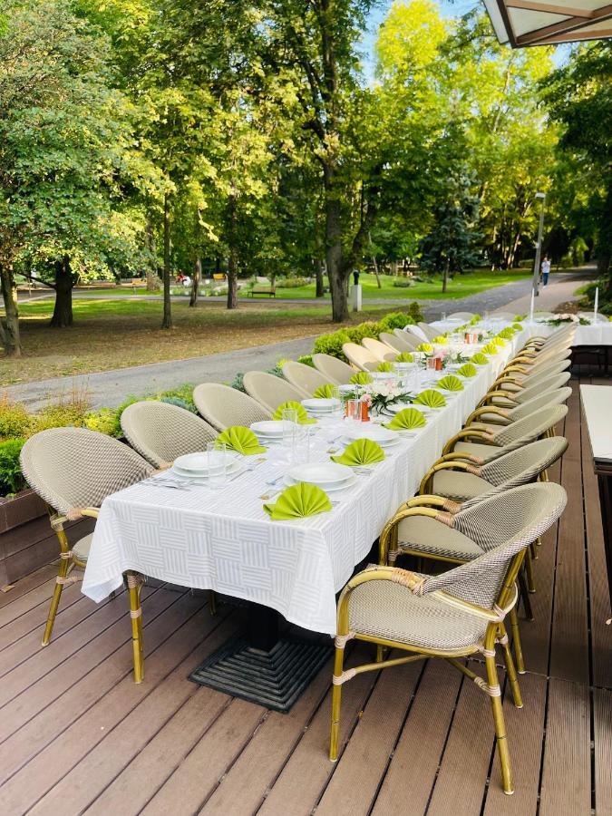 Villa Hotel デブレツェン エクステリア 写真