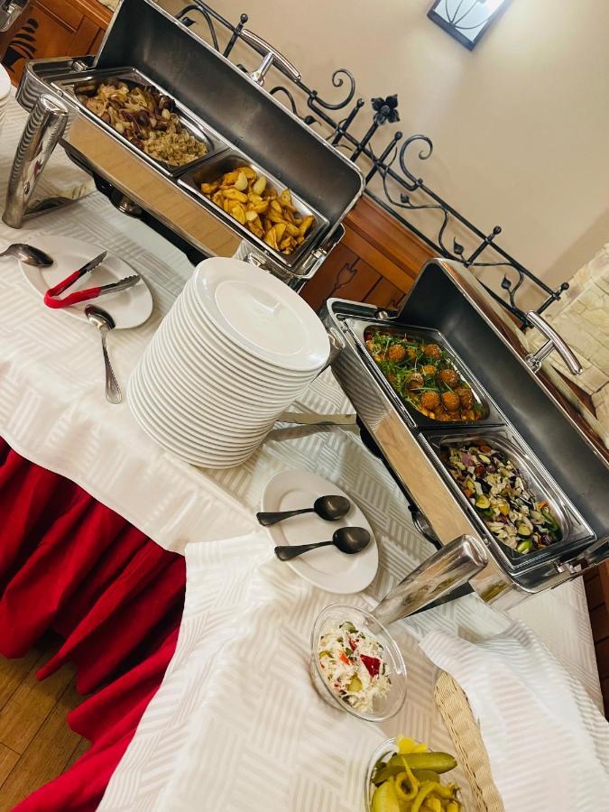 Villa Hotel デブレツェン エクステリア 写真