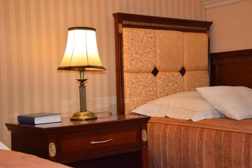 Villa Hotel デブレツェン エクステリア 写真