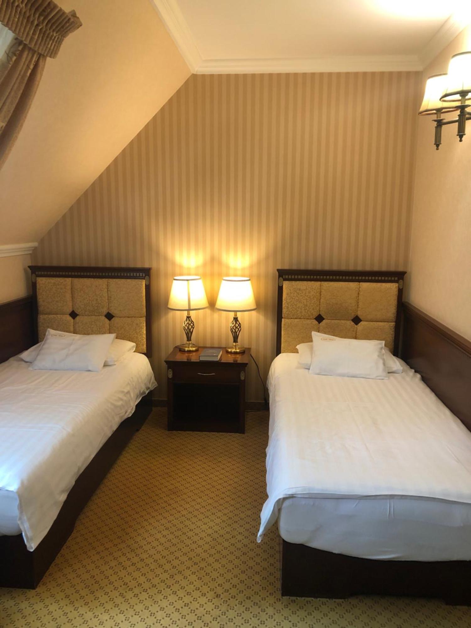 Villa Hotel デブレツェン エクステリア 写真